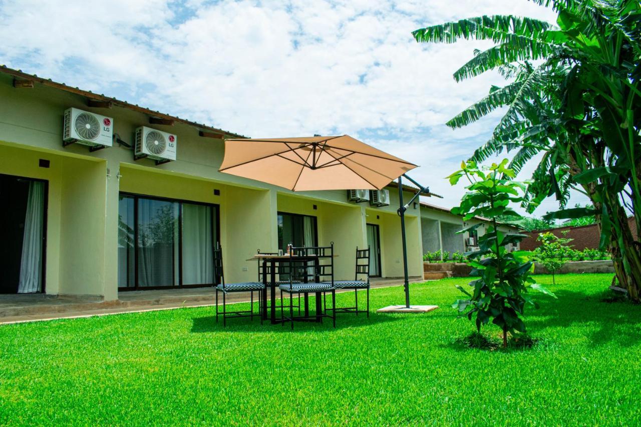 Douglas Lodge & Apartments ลิลองเว ภายนอก รูปภาพ