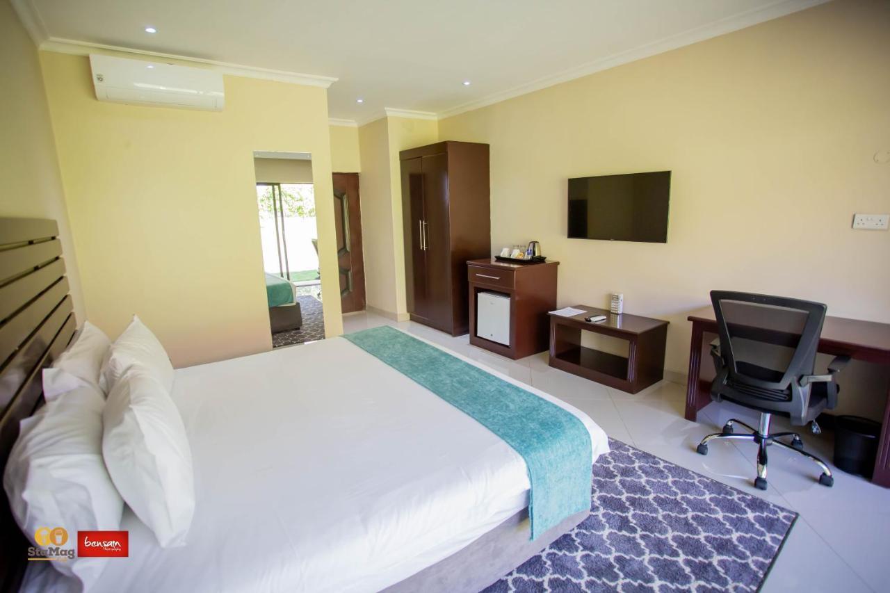 Douglas Lodge & Apartments ลิลองเว ภายนอก รูปภาพ