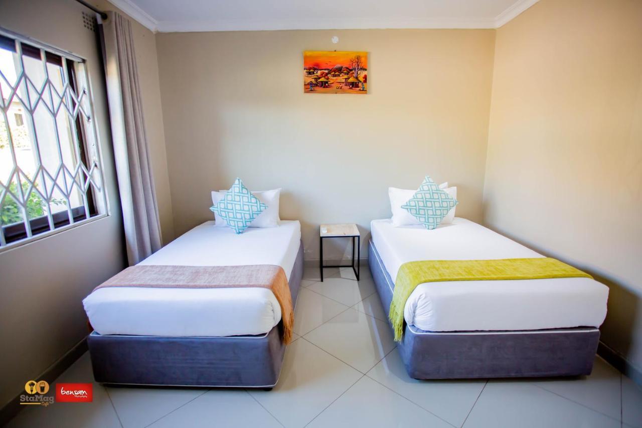 Douglas Lodge & Apartments ลิลองเว ภายนอก รูปภาพ