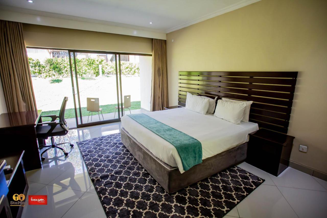 Douglas Lodge & Apartments ลิลองเว ภายนอก รูปภาพ