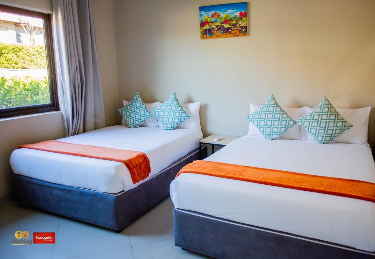 Douglas Lodge & Apartments ลิลองเว ภายนอก รูปภาพ