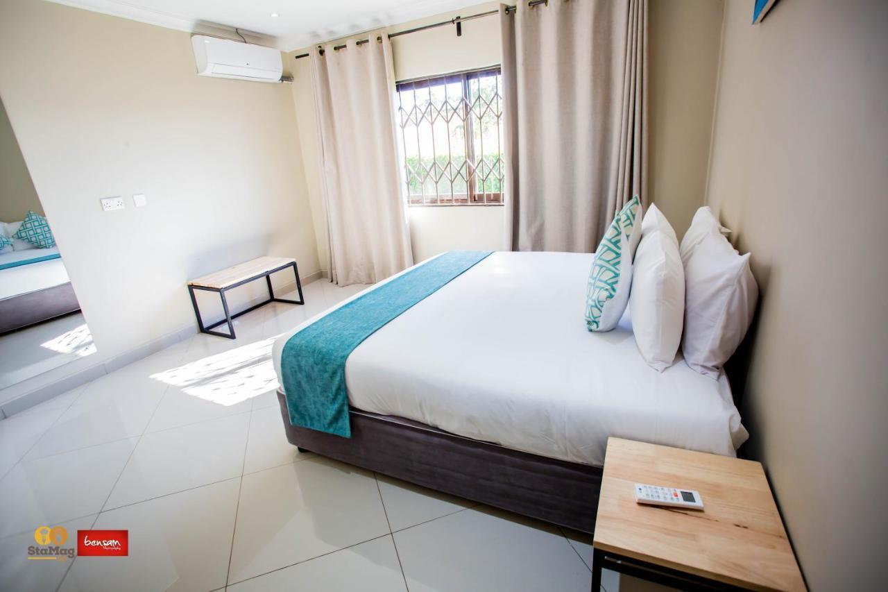 Douglas Lodge & Apartments ลิลองเว ภายนอก รูปภาพ