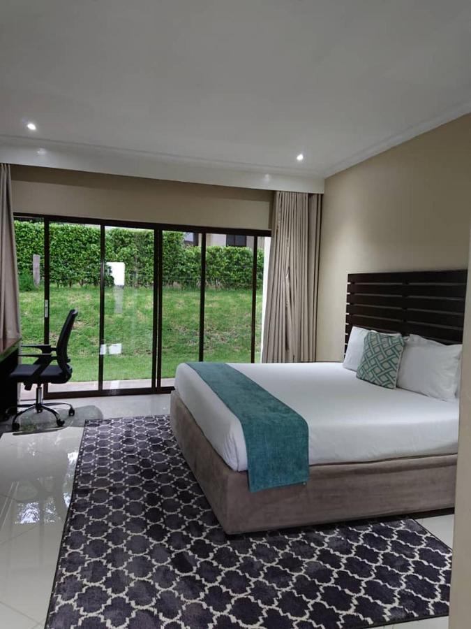 Douglas Lodge & Apartments ลิลองเว ภายนอก รูปภาพ